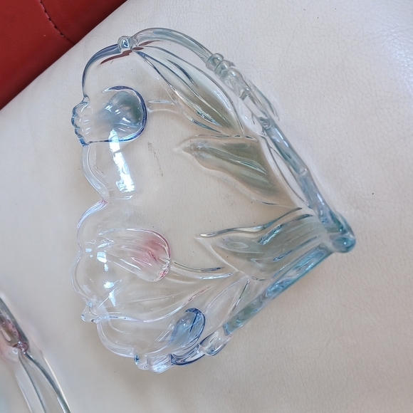 Mikasa Crystal 14 1/4 inch raised Cake Plate, 8" round bowl, 6" heart bowl set - Picture 5 of 6